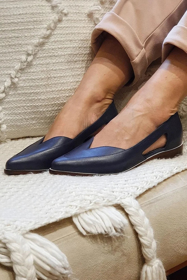 BALLET FLATS WITH SIDE CUT