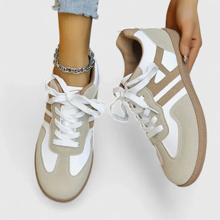 Delyziah Sneakers