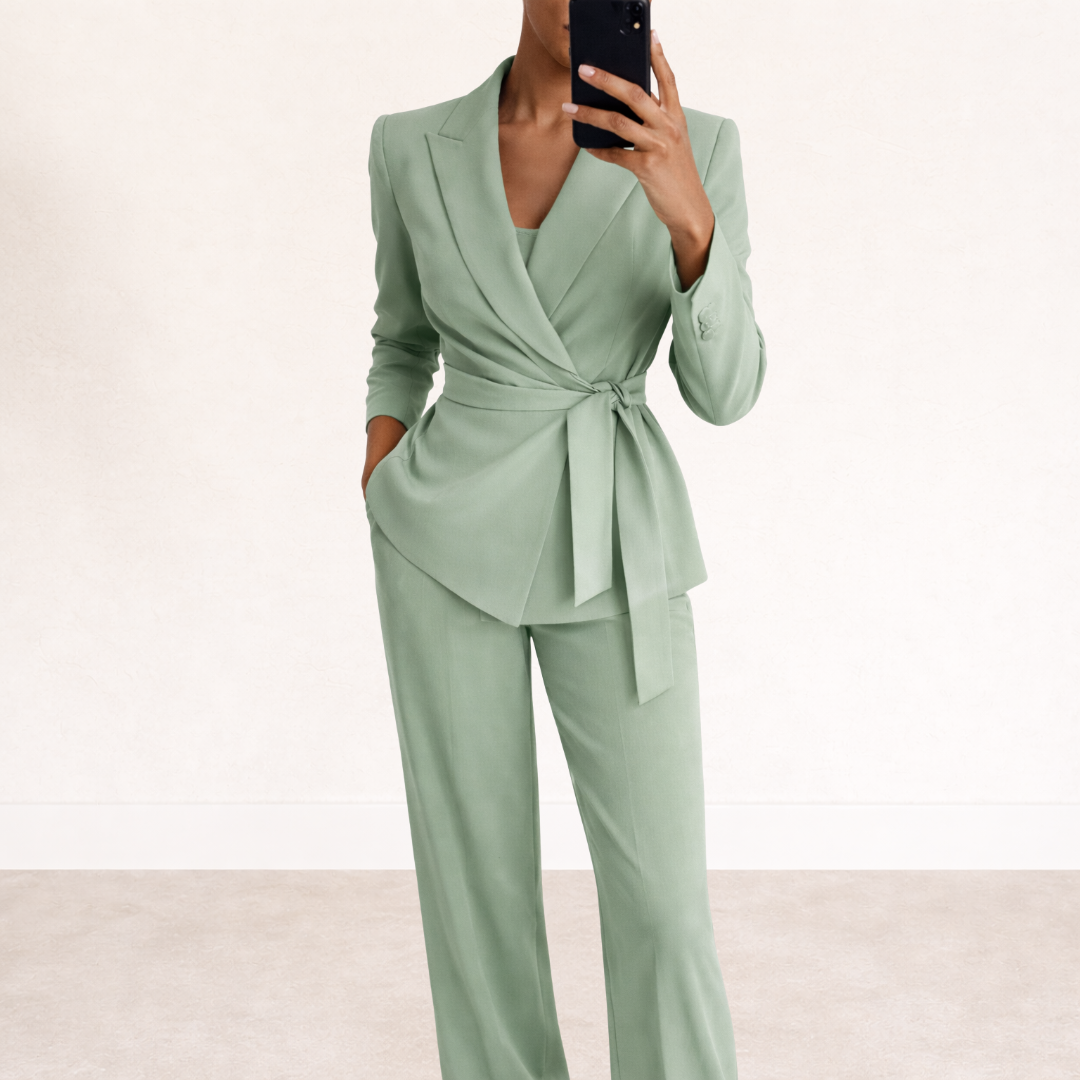 Aliyah Suit