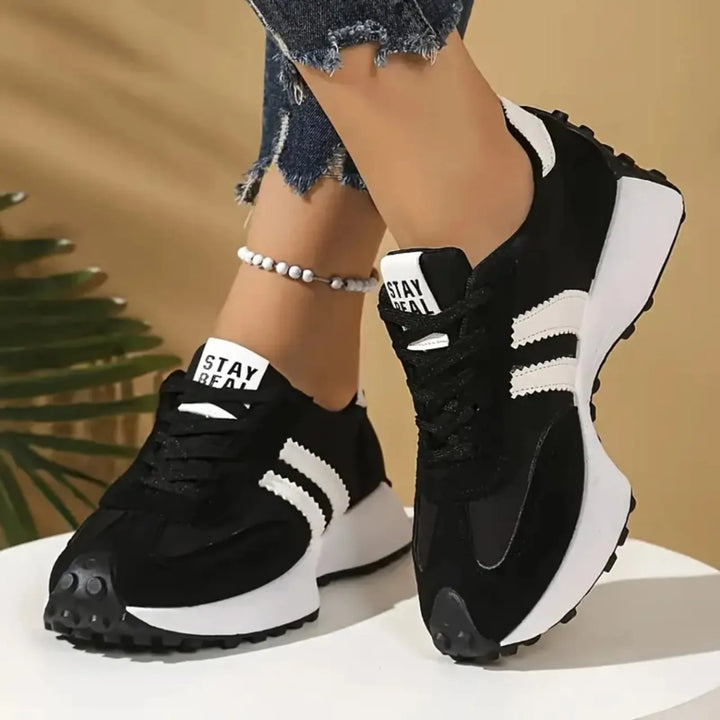 Crissa Sneakers